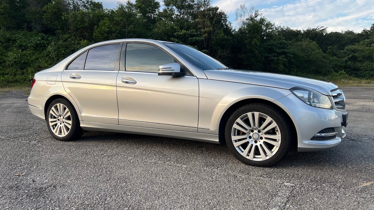 2013 Mercedes-Benz C 200 Elegance Start-Up and Full Vehicle Tour