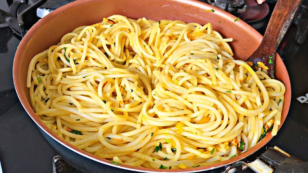 O FAMOSO MACARRÃO ALHO E ÓLEO DA VOVÓ | receitas fáceis e rápidas | macarrão alho e óleo 