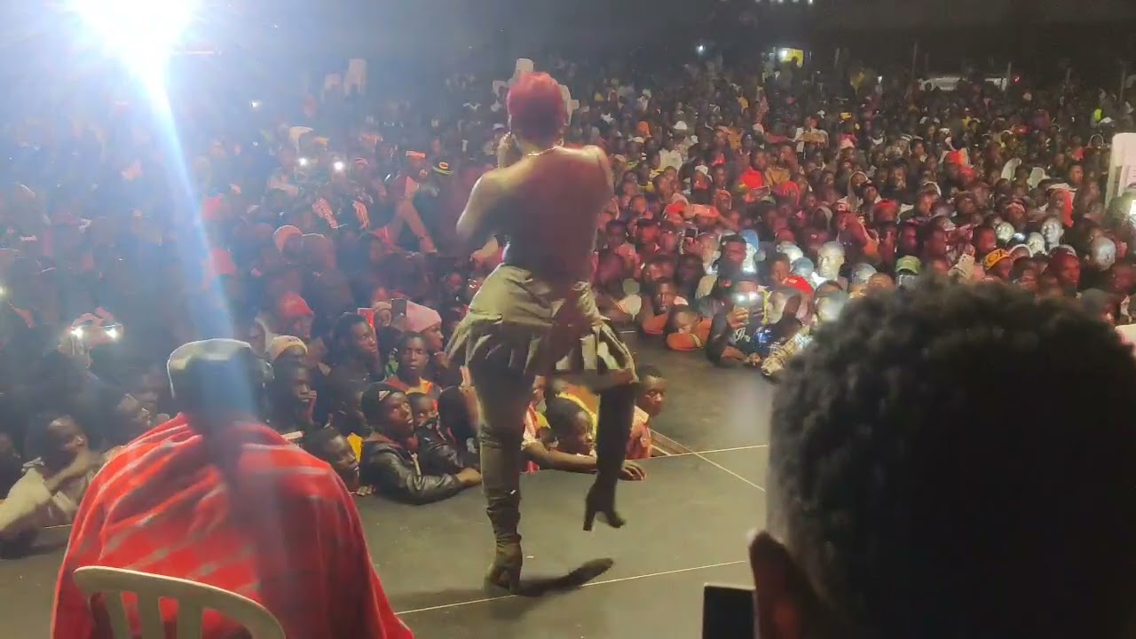 Viral trending : Winnie Nwagie live at Ekijumeero kya #RadioAnkoleAt20