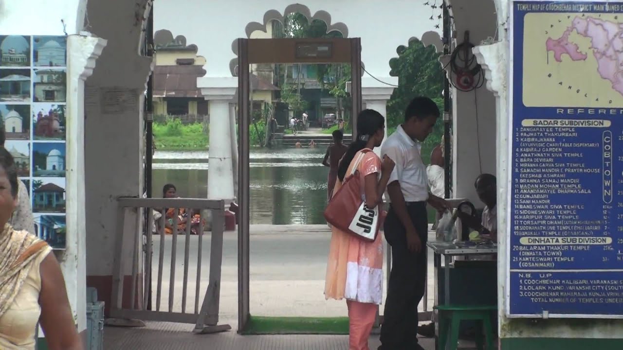 Cooch Behar - Madan Mohan and Maharaja Palace (West Bengal) - India 2009 [HD]