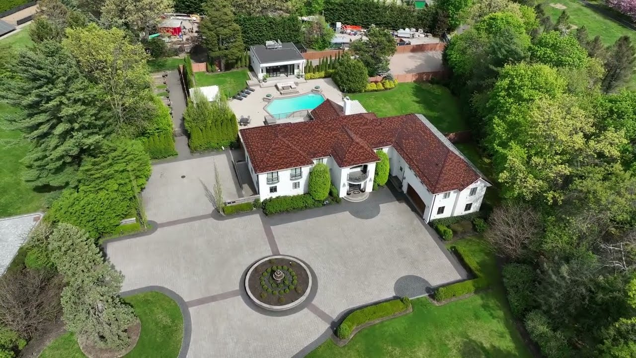 Luxury Property Tour - 84 S. Woods Road, Woodbury New York 11797