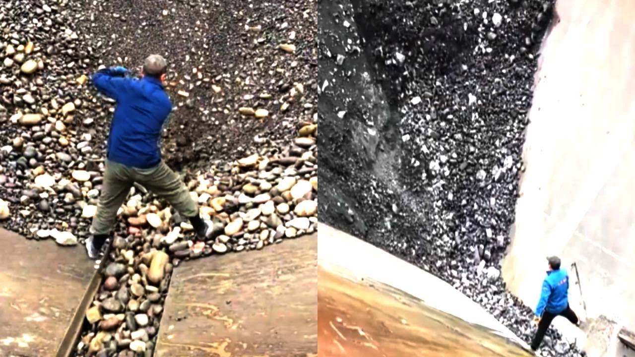 Barge unloads 3,000 tons of pebbles | Satisfying video | Vlog of work on the barge