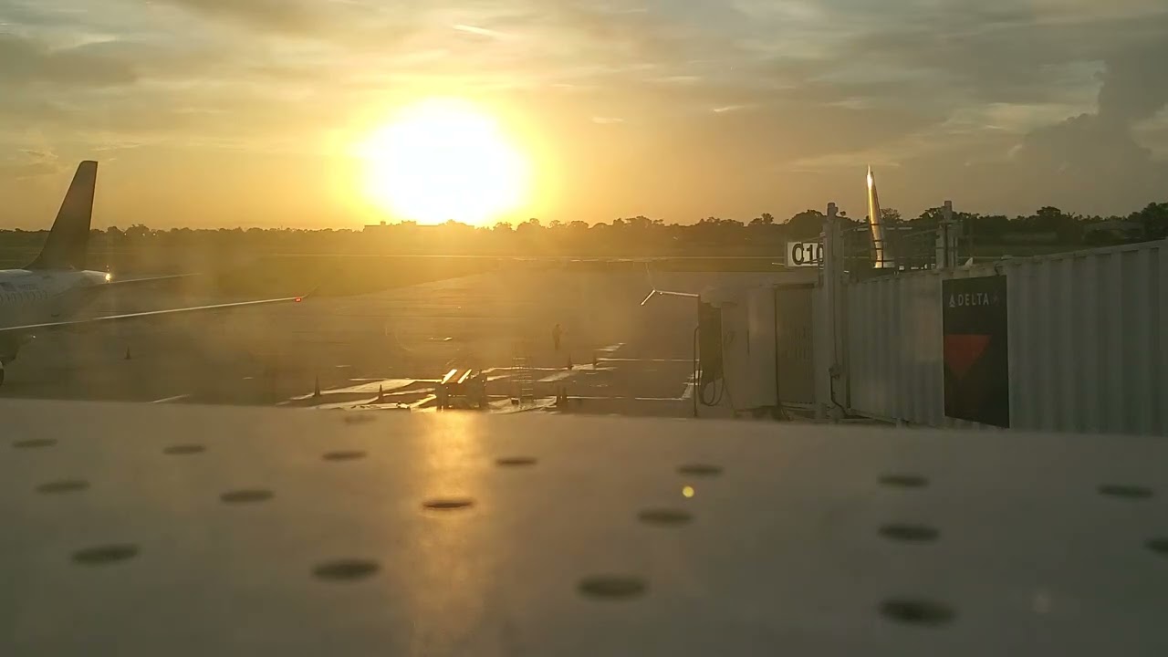 sunrise at msy new orleans timelapse