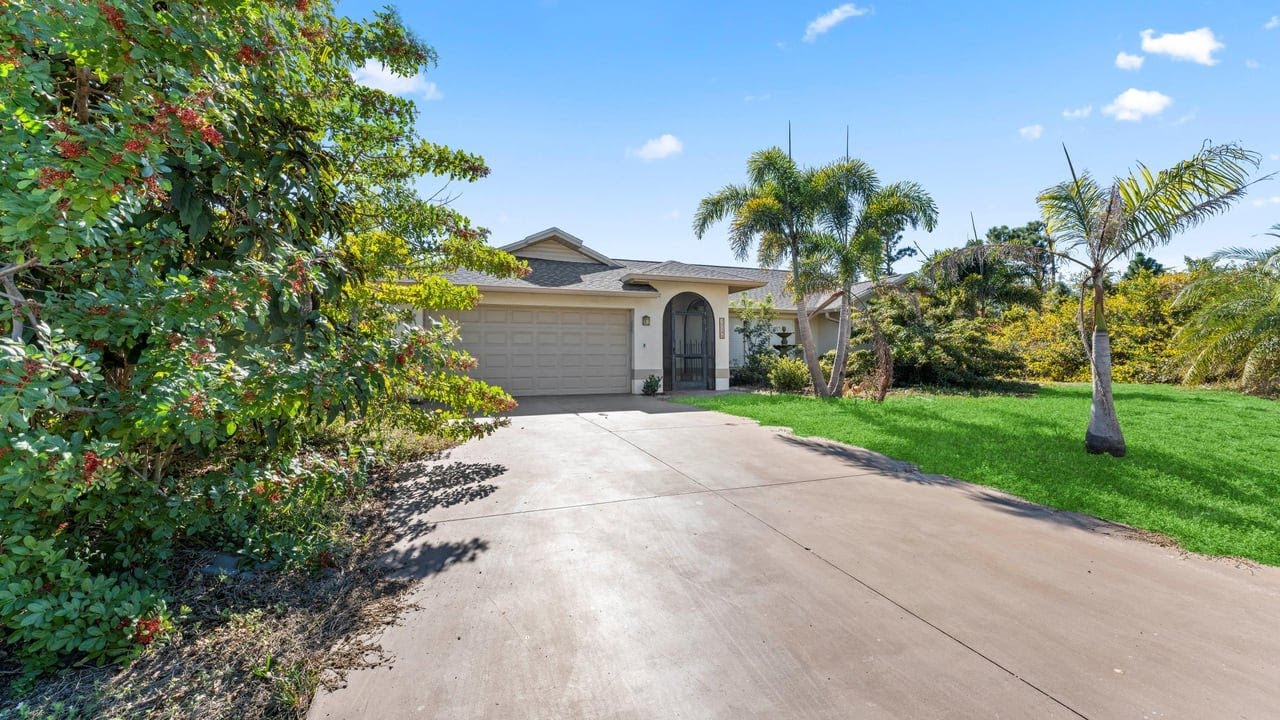 11195 Seabreeze Ave, Port Charlotte, FL