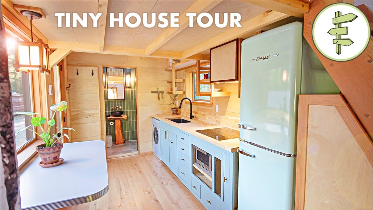 *One of a Kind* Tiny House Built with Special Interior Details & Design &ndash; FULL TOUR