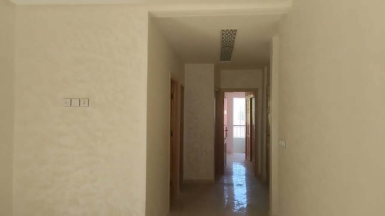 عشاق الشقق 🏢الصغيرة شقة رائعة للبيع👌 بتمن جد مناسب24م 👍قرب مكرو المساحة تقريبا 60م 0693034847☎️