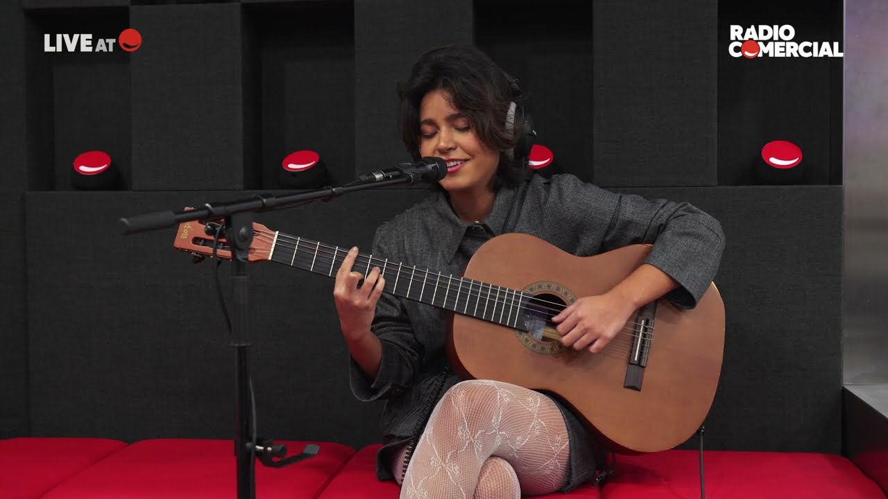 R&aacute;dio Comercial | Mari Froes canta 