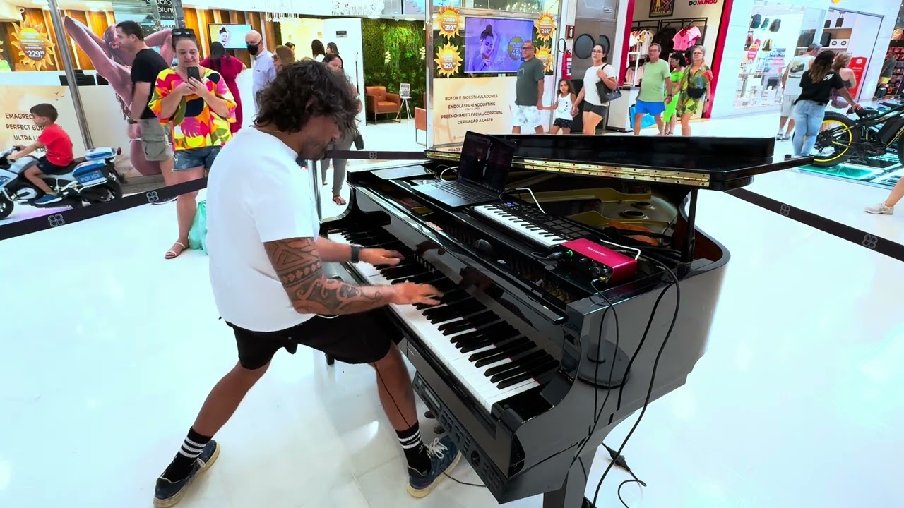 Rock And Roll All Nite Kiss (Piano Shopping Mall)