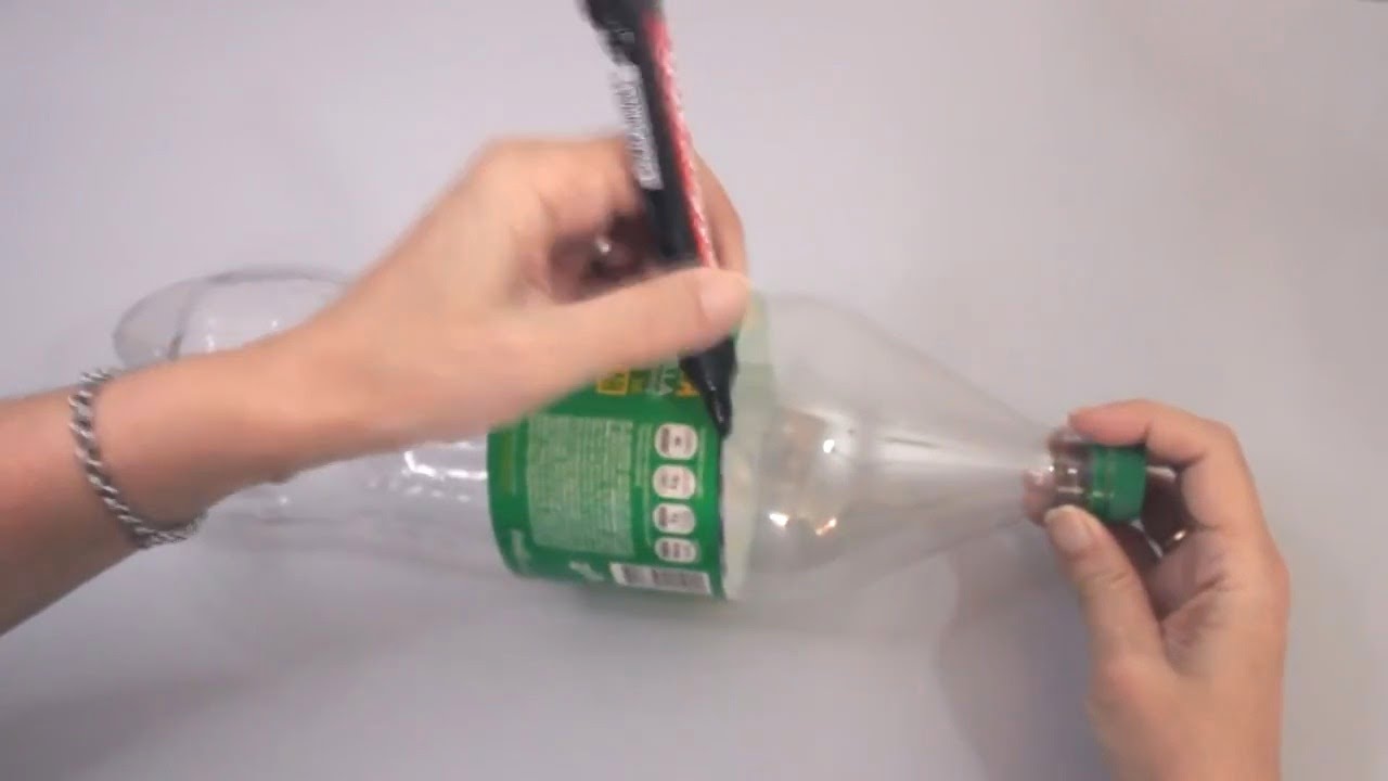 Macetas fáciles con botellas de plástico ♻ DIY 💕Artesanato 🌼 Decoupage 😘 Arte en casa