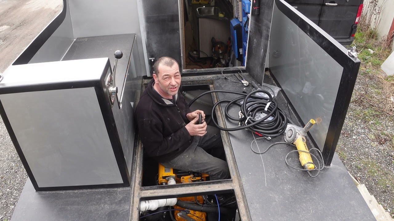 A Bit More Engine Room Wiring NARROWBOAT LUNAR FIT OUT 63