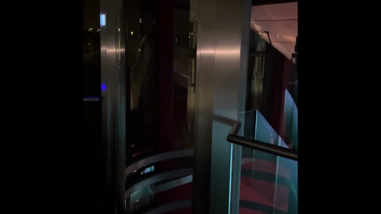 Winda okrągła panoramiczna w Teatrze Polskim w Szczecinie , Część Zabytkowa