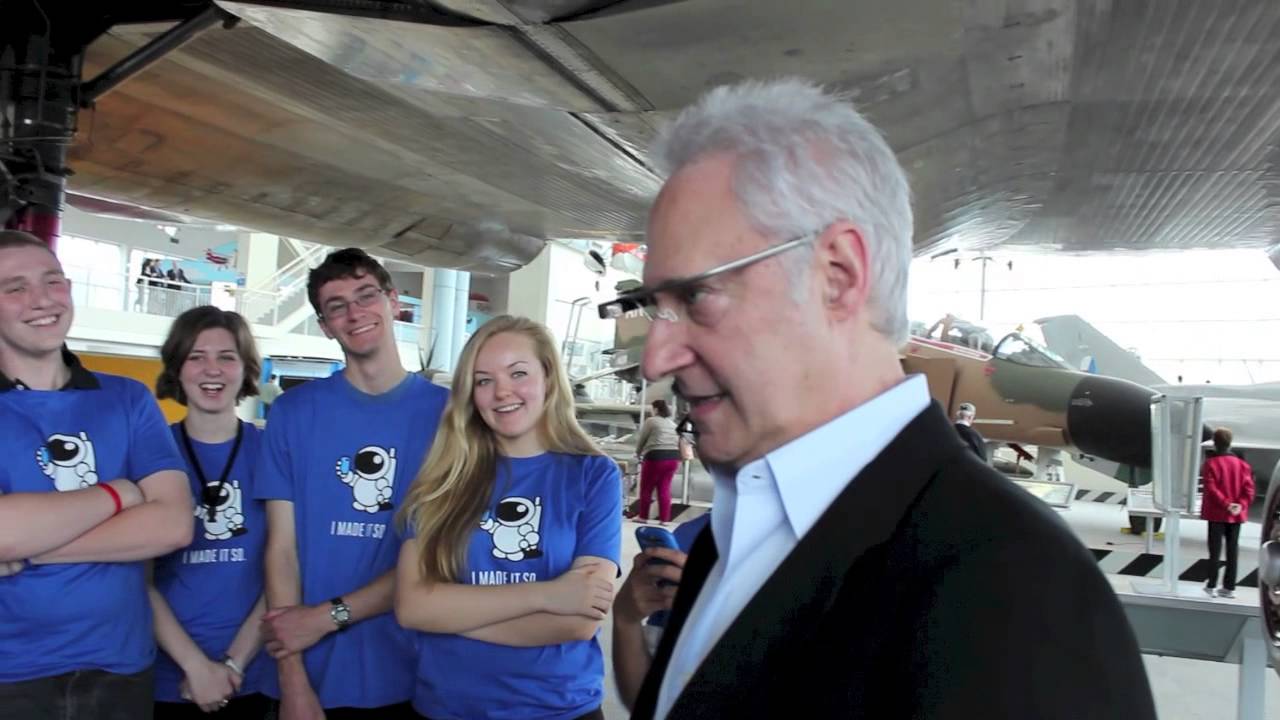 Brent Spiner — a.k.a Data from Star Trek — tries Google Glass