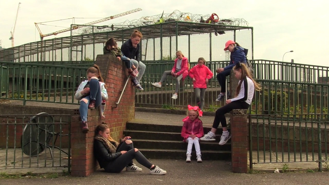 Divis Divas - ONE OF US
