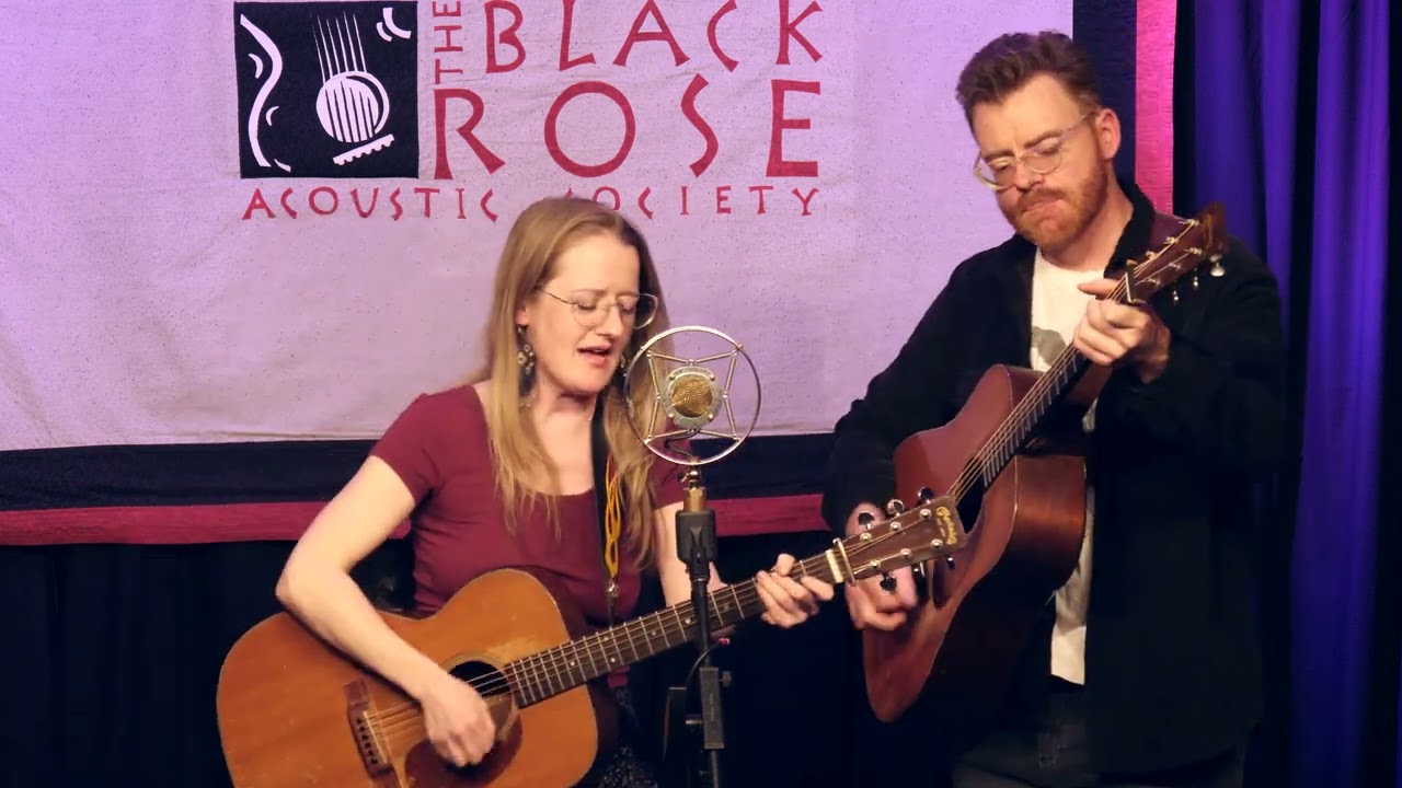 Bonnie & Taylor Sims perform “I See Red” at The Black Rose Acoustic Society