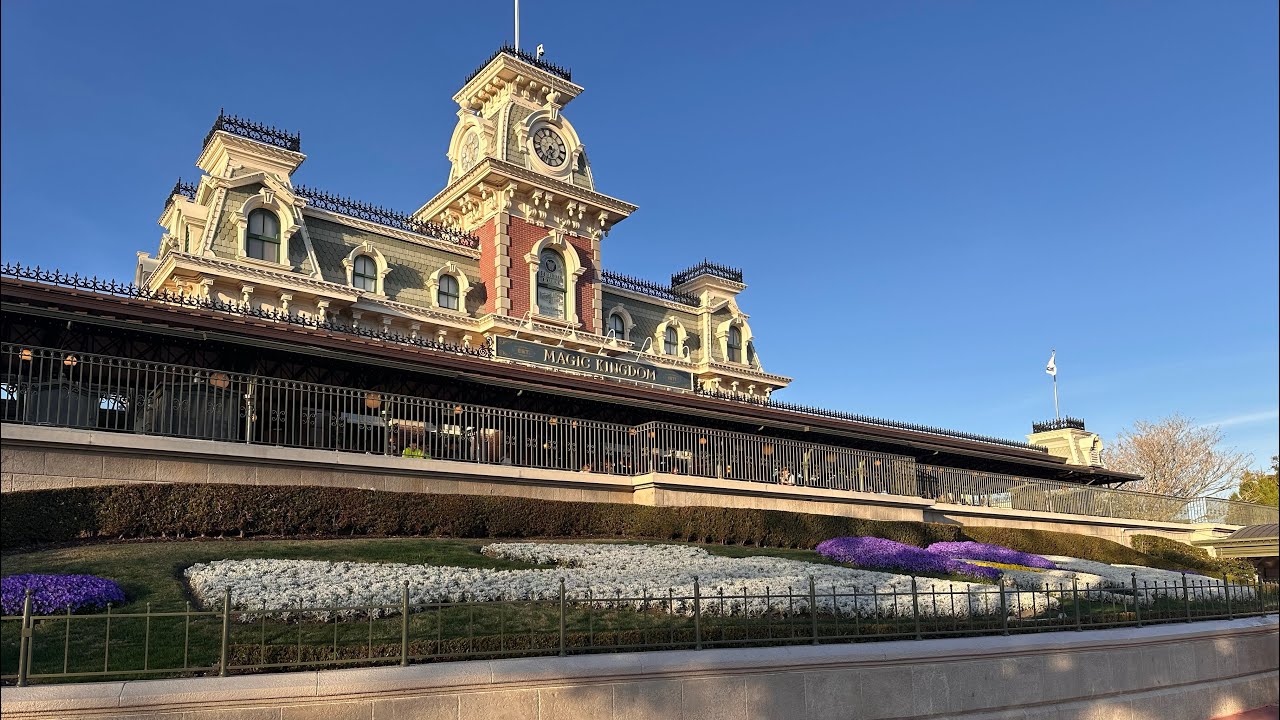 Adventures With Michael & Julie is live from Magic Kingdom!