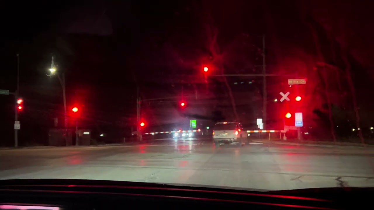 Fairfield road railroad crossing, round lake il 