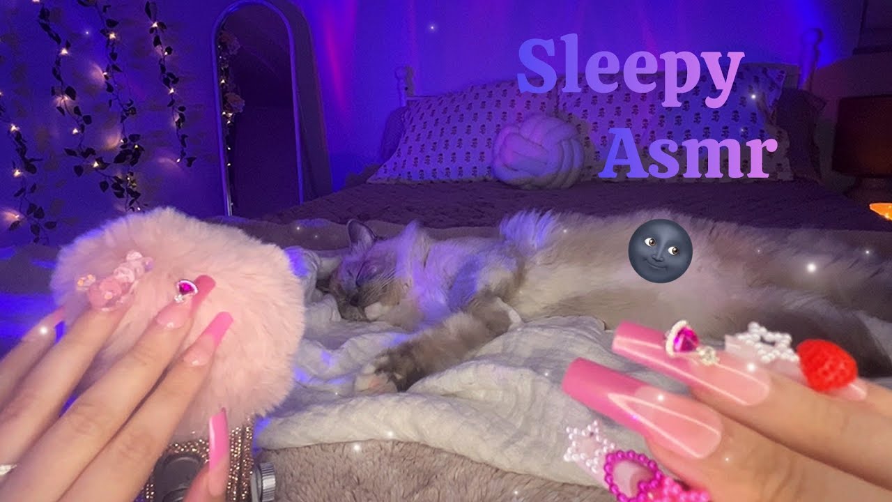 Asmr Tingly Nail Tapping, Camera Tapping, Fluffy Mic Scratching w soft rain 🌧️💕