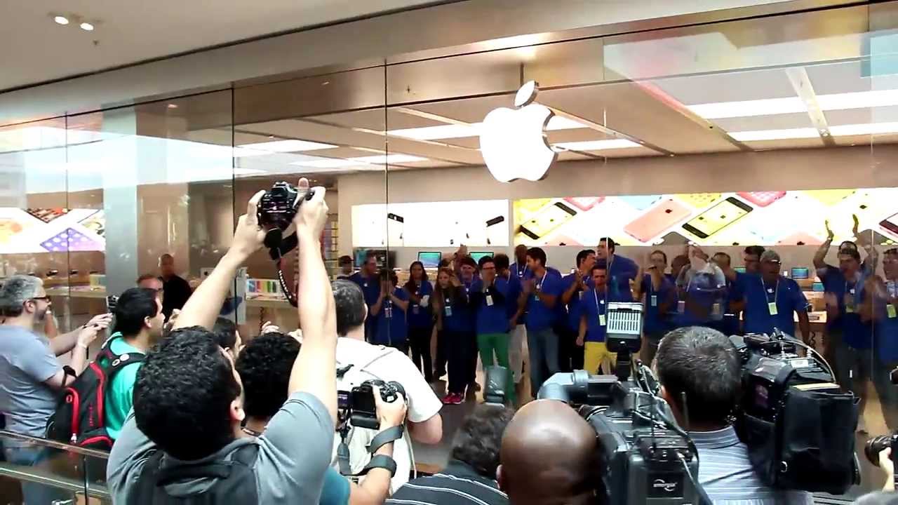 Conheça a primeira Apple Store no Brasil: Village Mall [ENG SUBS]