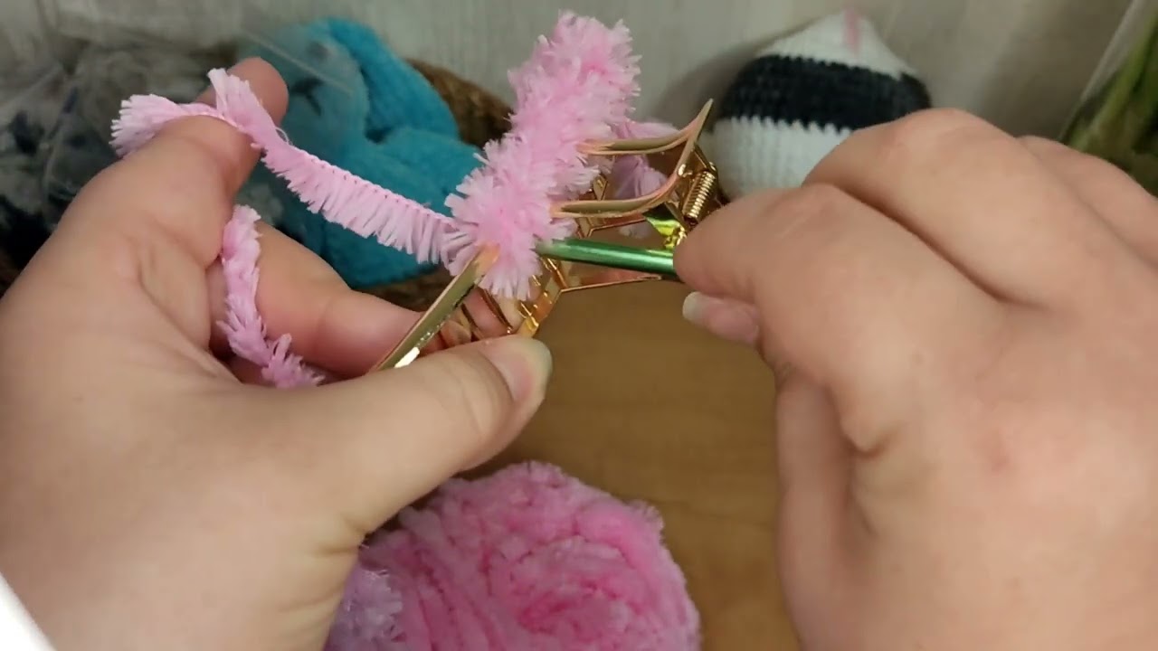 Fluffy  Crochet Hair Clip Claw Tutorial 😍🌺🤍#hairstyle #tutorial #crochet #hairaccessories