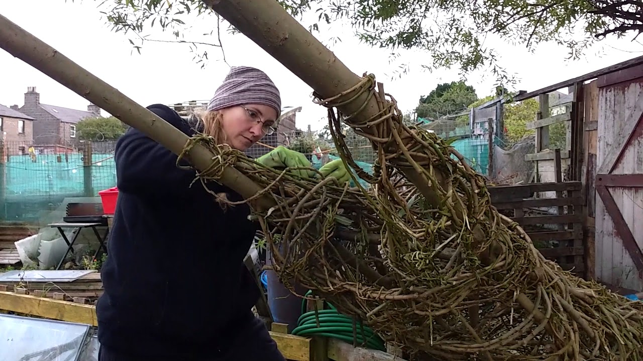 Willow Sculpture WINTERSCHLAF by Bibo Keeley for Haddo Arts Festival