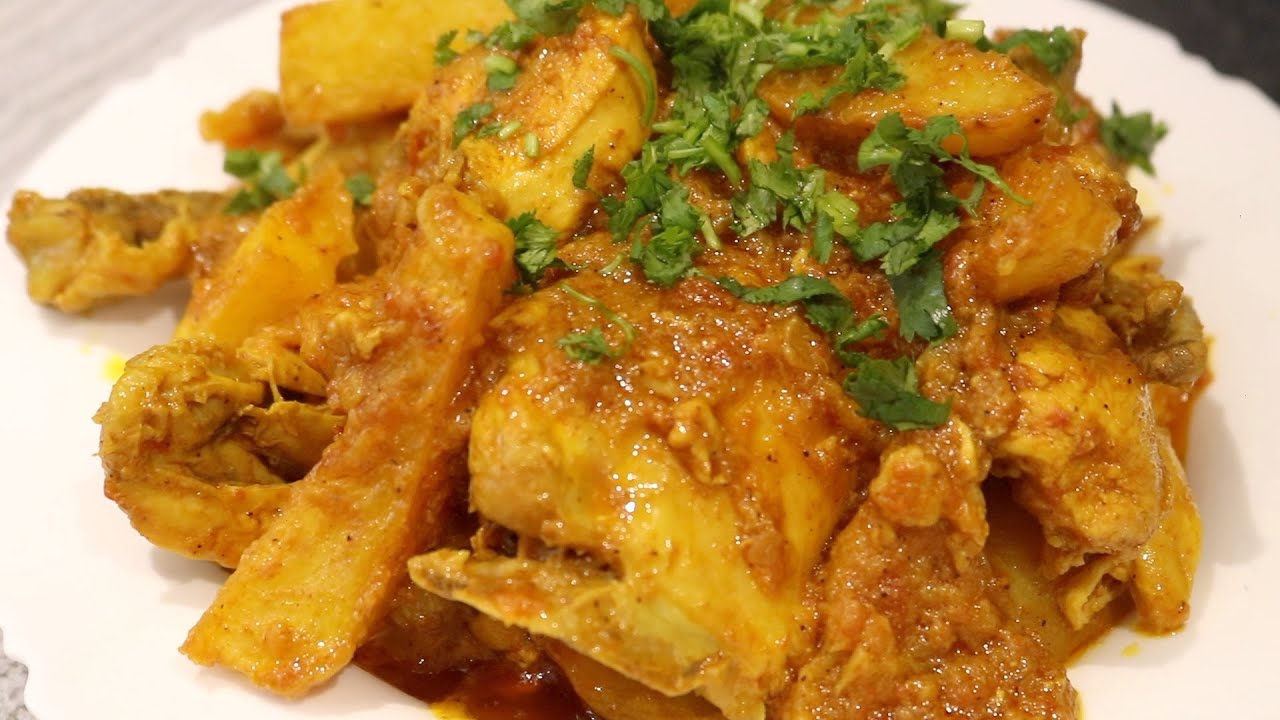 Chicken Curry with Potato/قورمه مرغ با کچالو