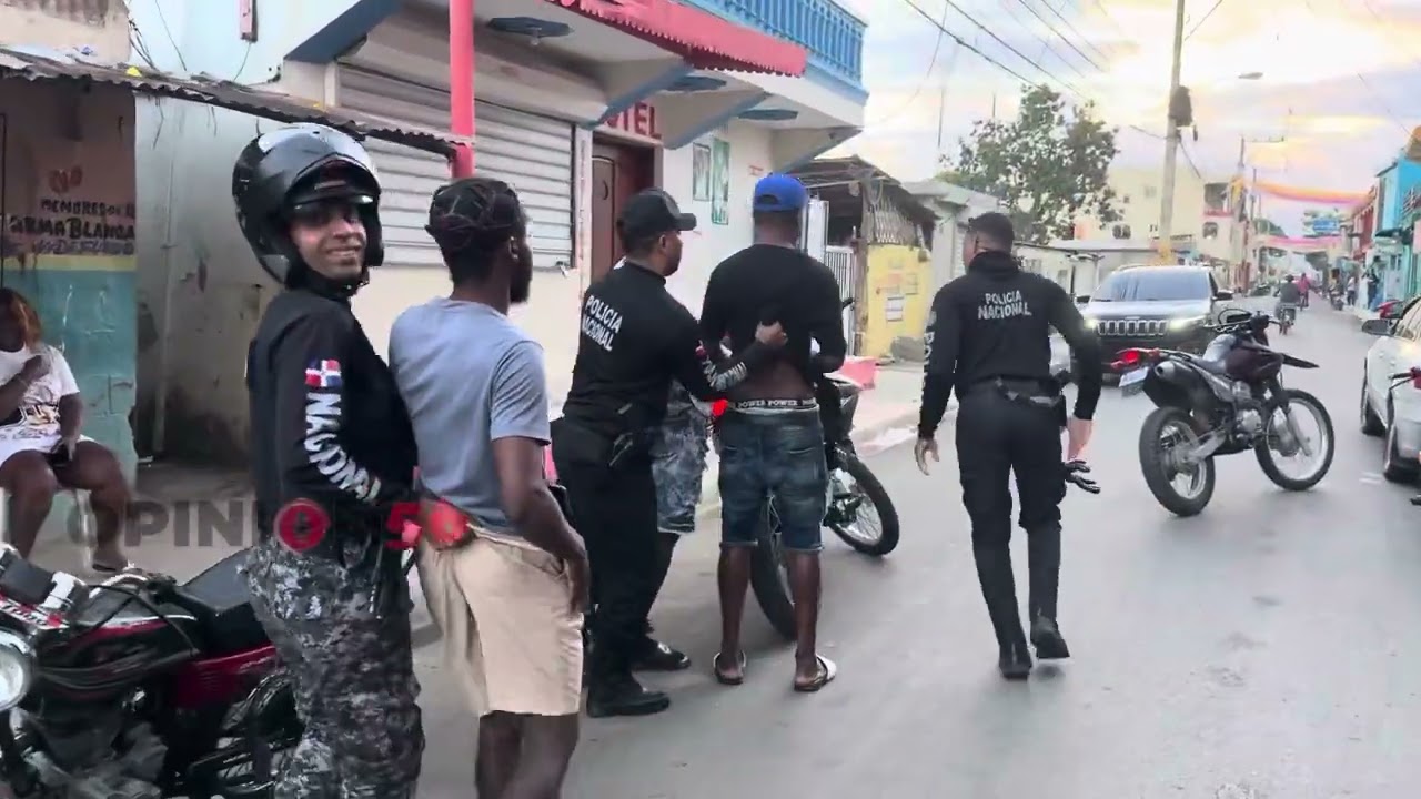 Policía nacional realiza la operación Nube negra en las Guarana, los morenos hasta por los techos 