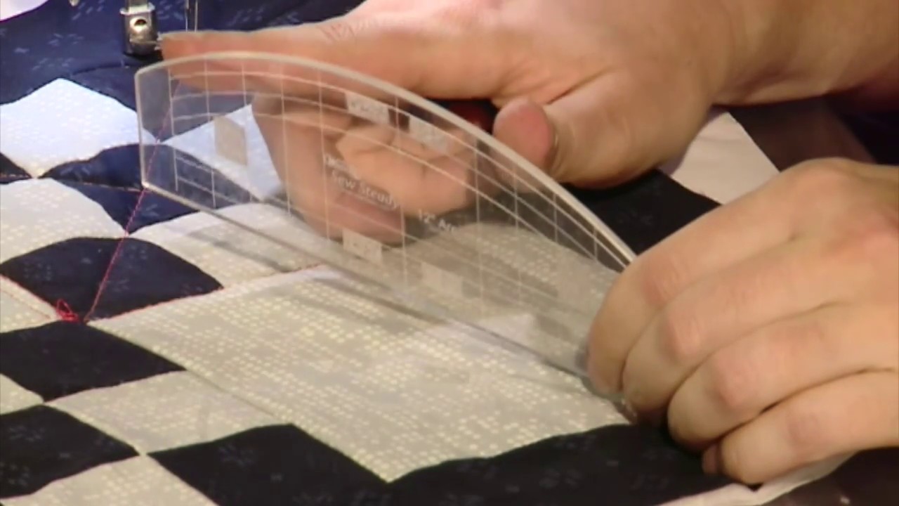 Quilter avec les règles Westalee : Quilting dans les coutures et arcs simples