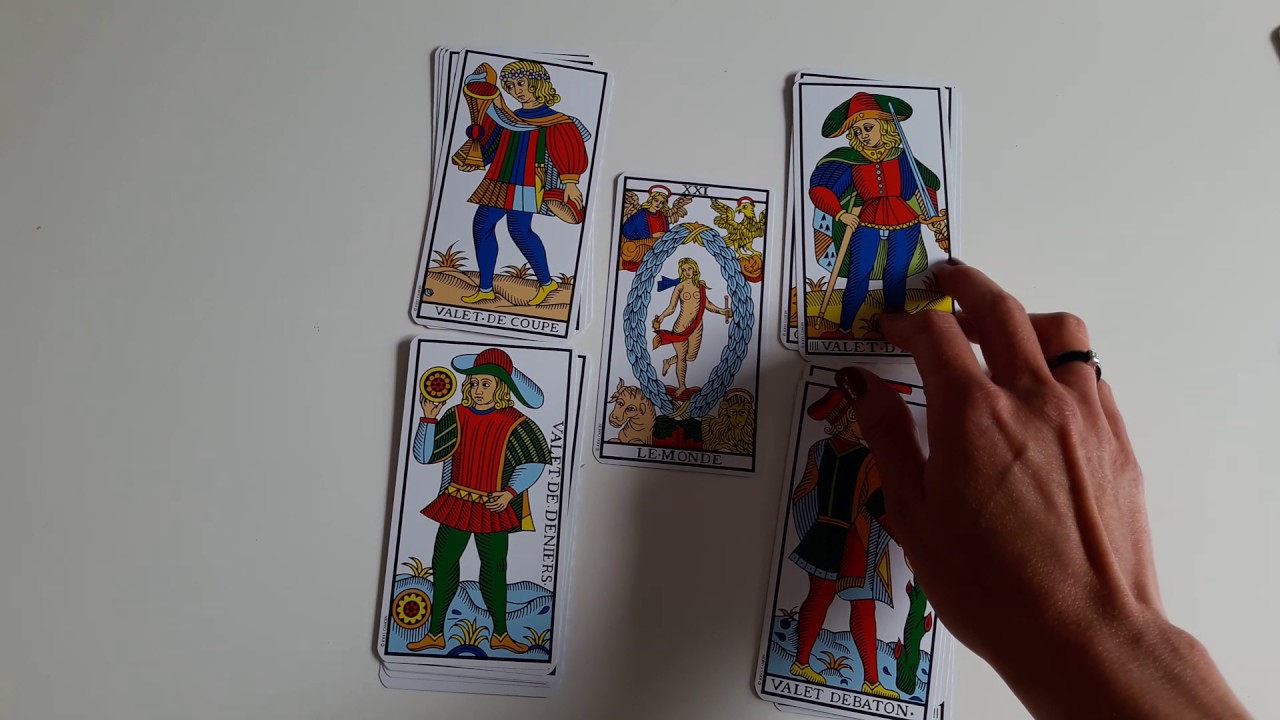 L'organisation des arcanes mineurs dans le tarot.
