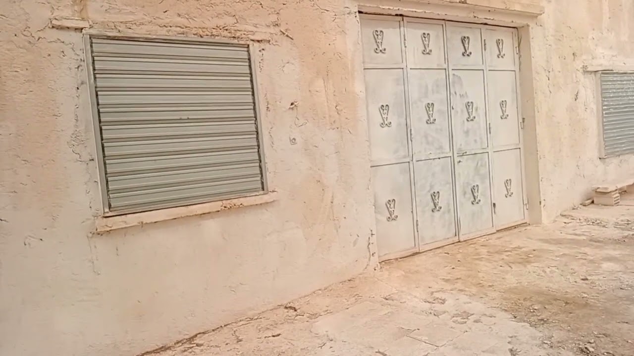 يواجه مربي الدواجن مشاكل في التهوية أثناء الاضطرابات الجوية تابع الفيديو لتعرف الحل