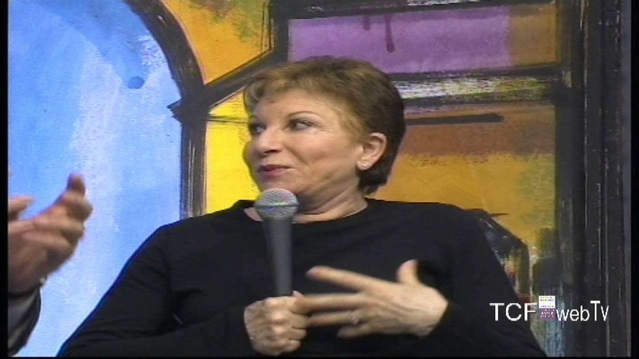 Intervista - Mariella Devia - La Traviata al Teatro Carlo Felice di Genova 18 Maggio 2013