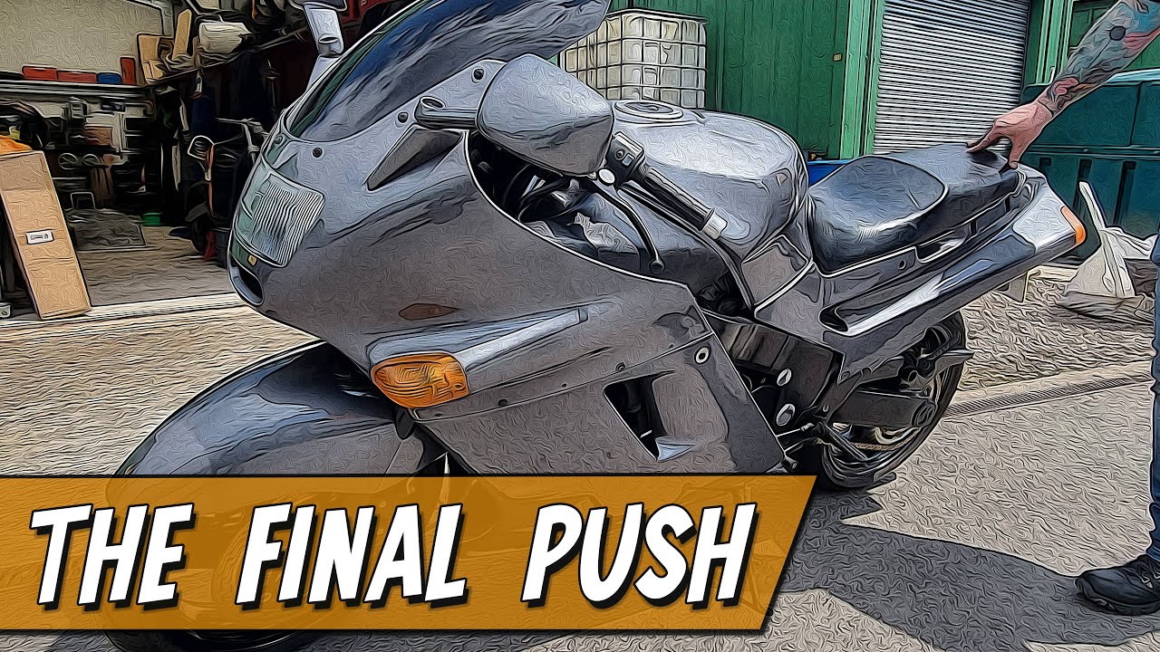 The final push for mot day - 1990 Kawasaki ZZR1100