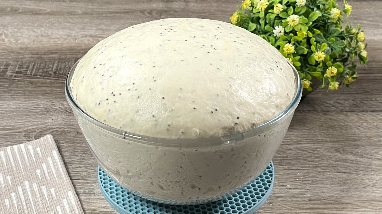 Почему я не подумала об этом раньше 😍просто добавь в муку семена чиа и хлеб готов!