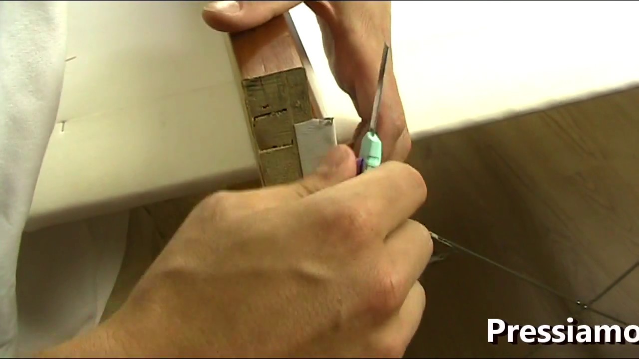 Parte 2 - Tutorial pratico di applicazione Pellicola Adesiva su porta da interno
