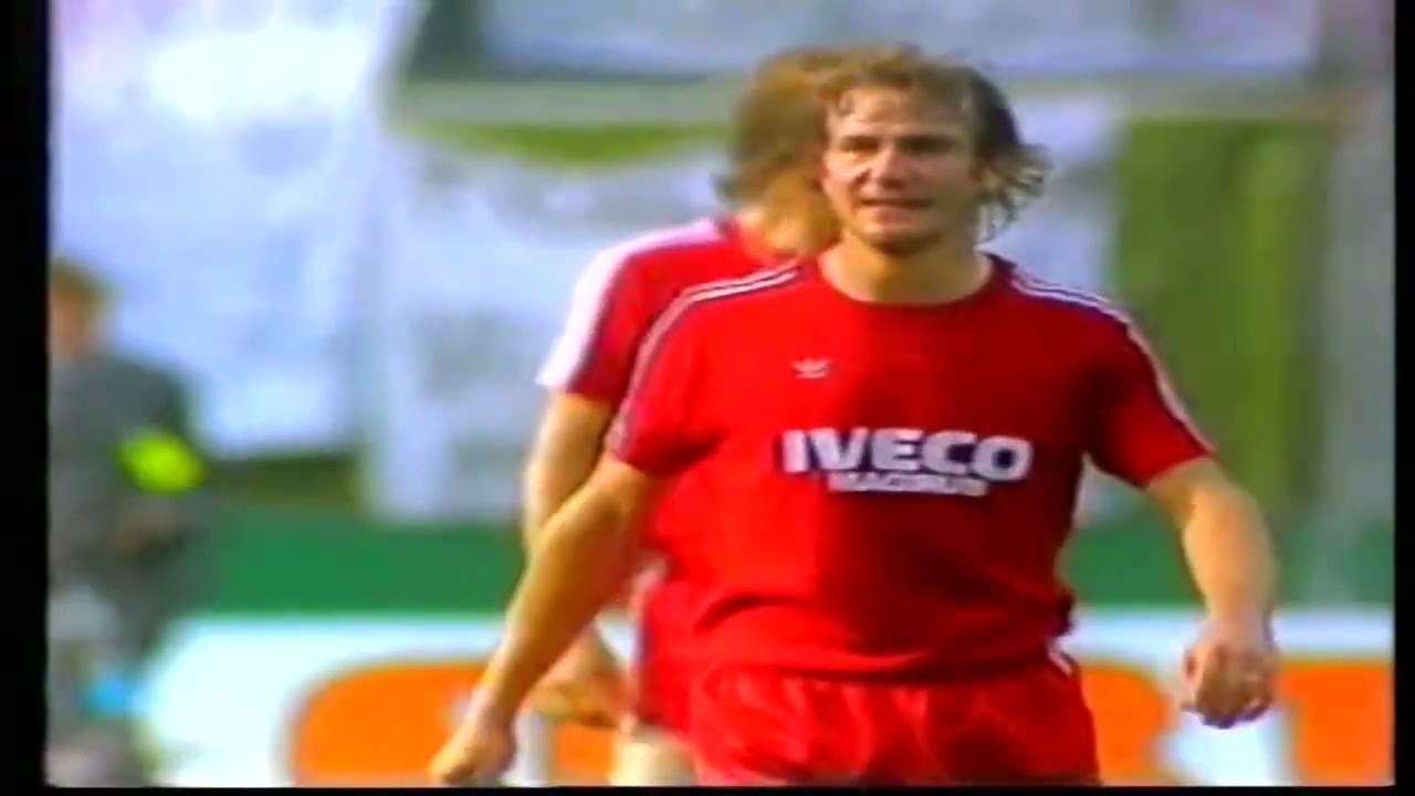 1983-1984 Bayern Munchen - Borussia Monchengladbach 1-1, 7-6 dupa penalty-uri Prima repriza