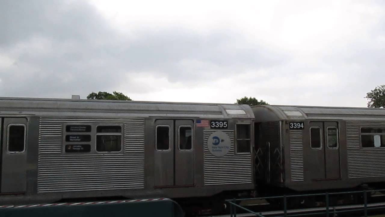 R32 (J) entering Woodhaven Blvd