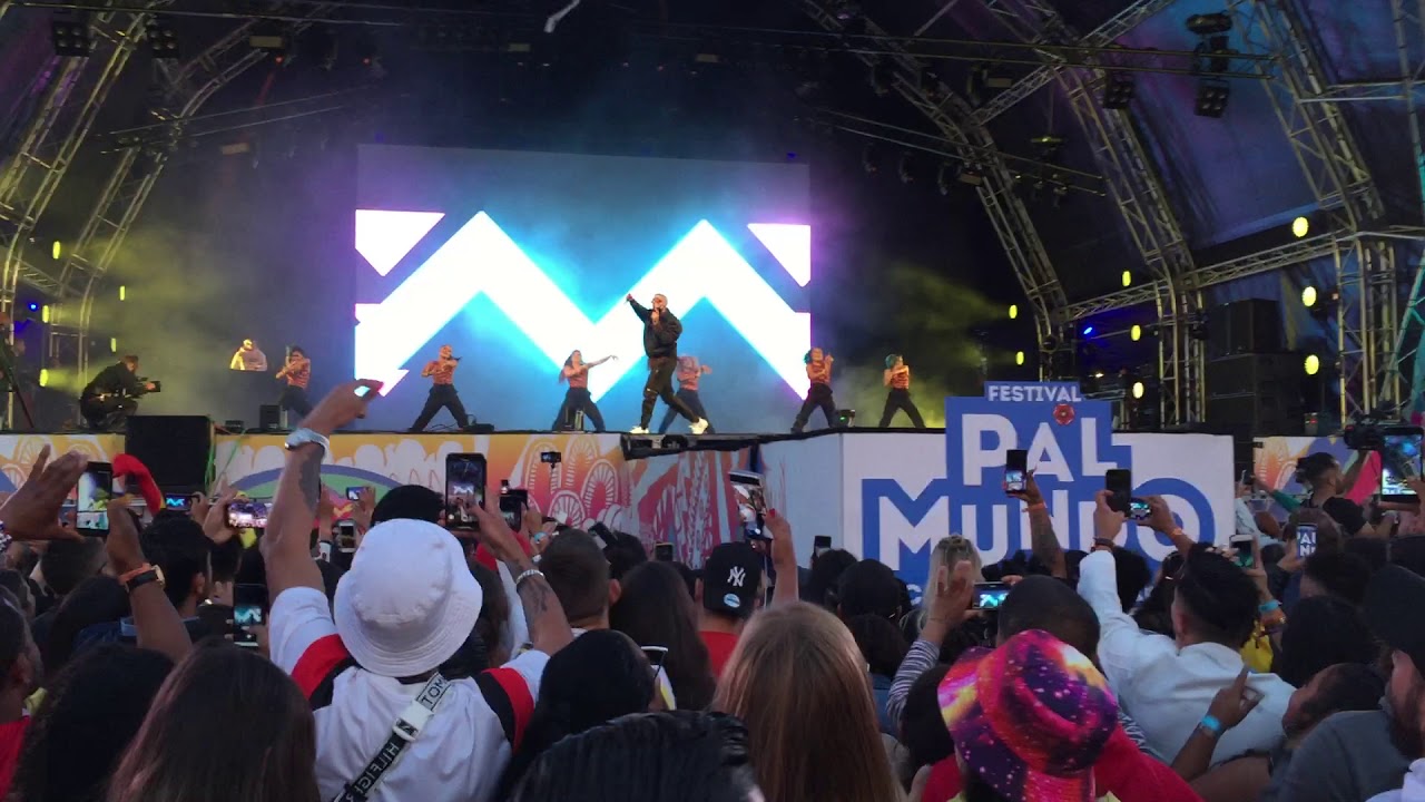 BAD BUNNY PAL MUNDO 2019 AMSTERDAM