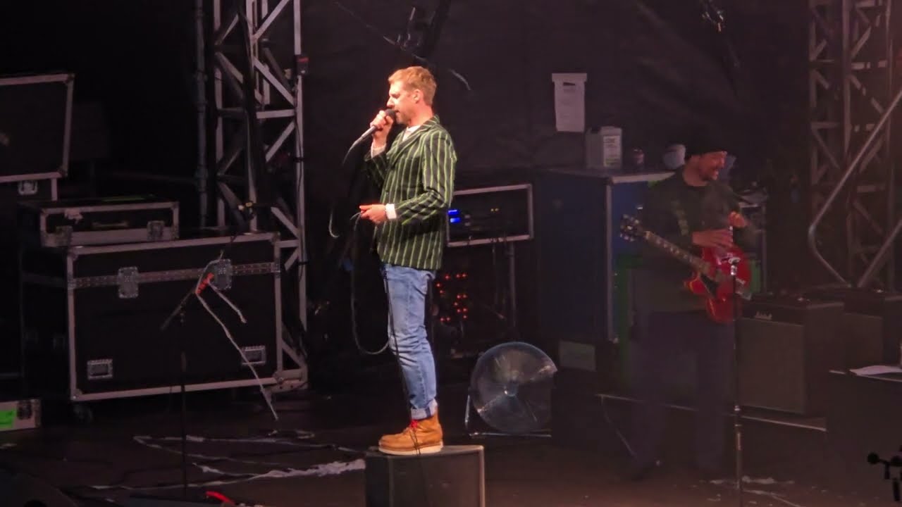 Kaiser Chiefs - Never Miss A Beat (Live) (Edinburgh Castle, 04/07/2025)