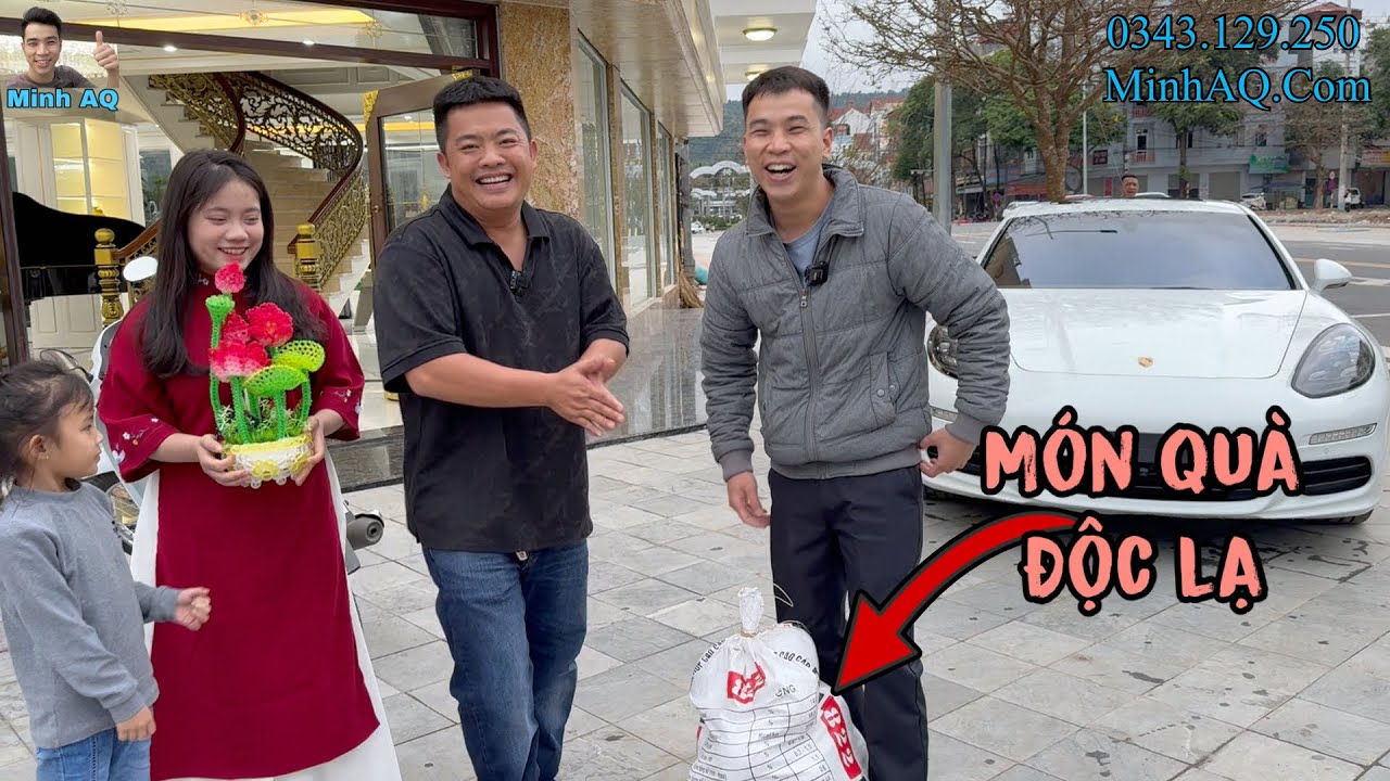 A Hải Sapa TV Nhận Món Quà Độc Nhất Vô Nhị Từ Trái Tim Của Các Cháu Nhỏ Khuyết Tật Ở Củ Chi. Minh AQ