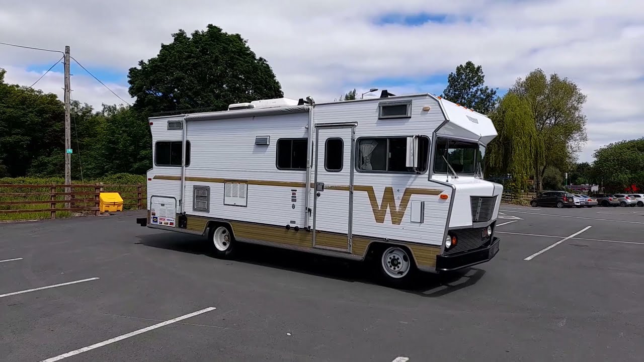 Lot 69 - 1971 Winnebago D22