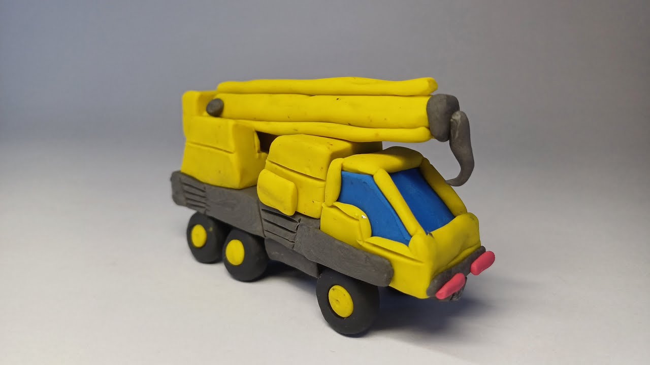 grua en plastilina