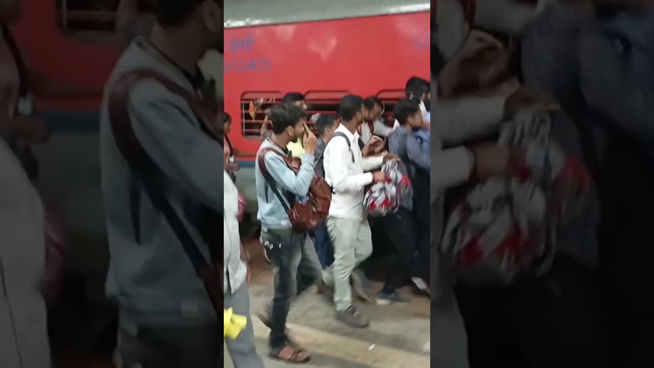 thane station crowd Mumbai local train
