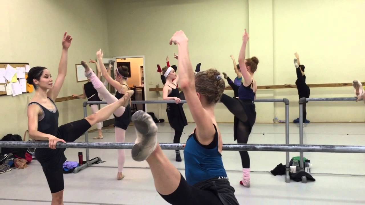 Ballet Mag! Company Class - Adagio á la Barre