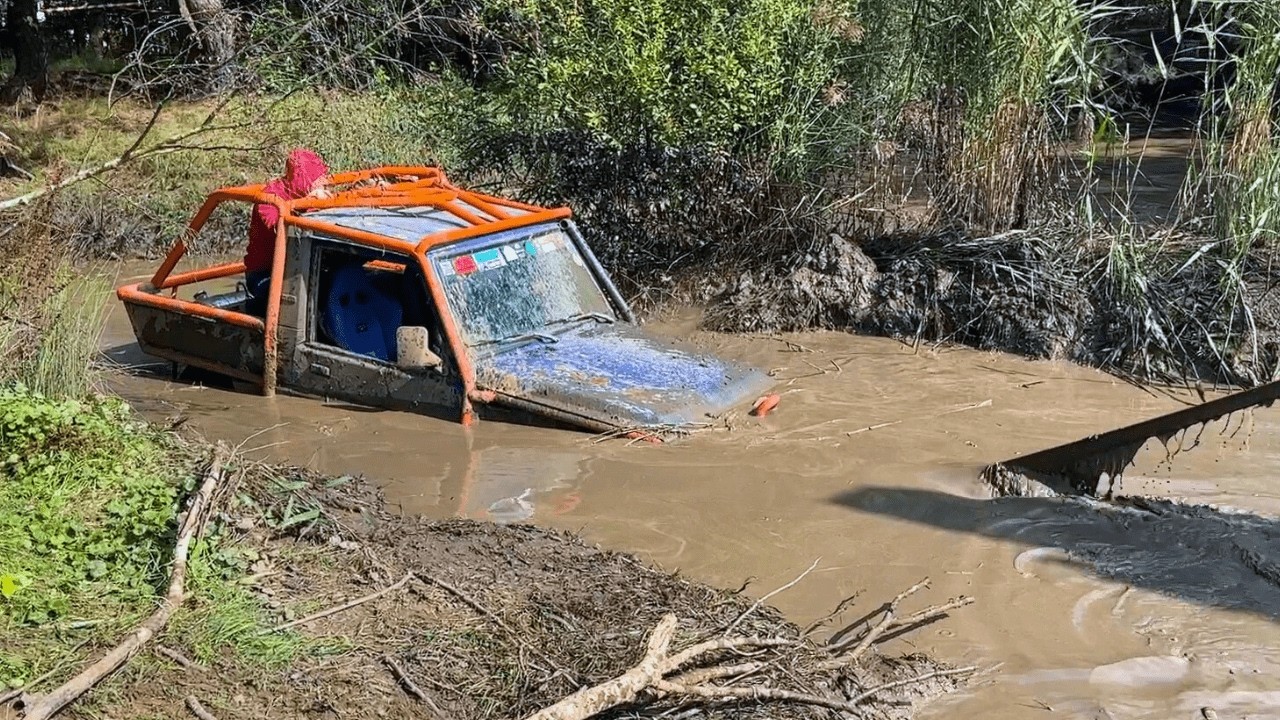 [OFF ROAD] - Epic Off-Road Fails | Best 4x4s Stuck in Deep Mud! Top Off-Road Moments!