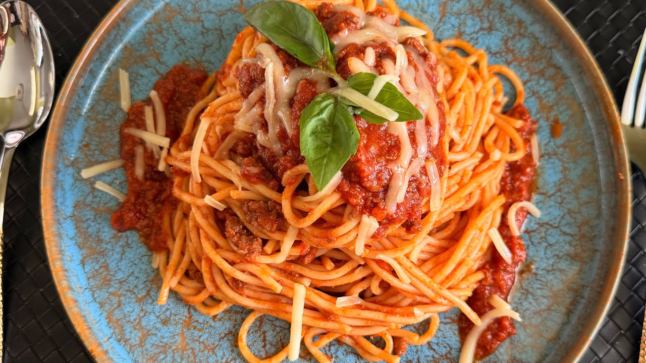 ፓስታ በስጋ ስልስ አስራር  spaghetti Bolognese recipe ￼￼@zedkitchen 