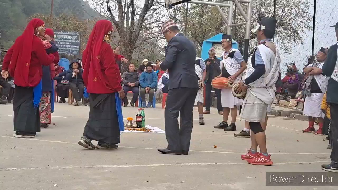 maiti dhogvet ma purkheoli nachgan. histan