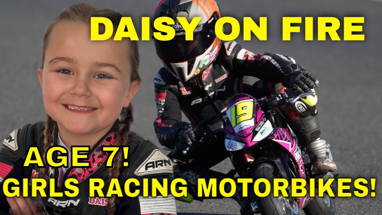 Girls Racing Motorbikes... 7 YEAR OLD DAISY ON THE RISE! Minimoto Race 3 Rd 2 British Minibikes