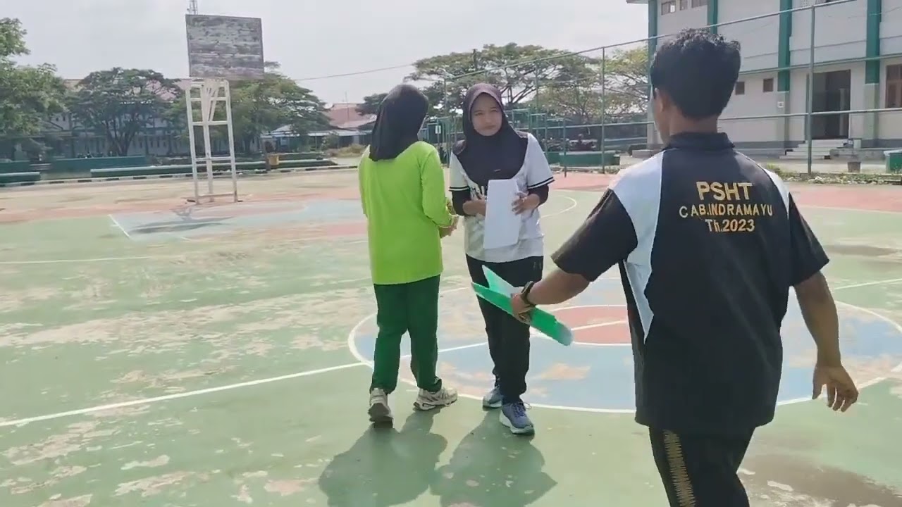 PRAKTEK PEMBELAJARAN BOLA BASKET 