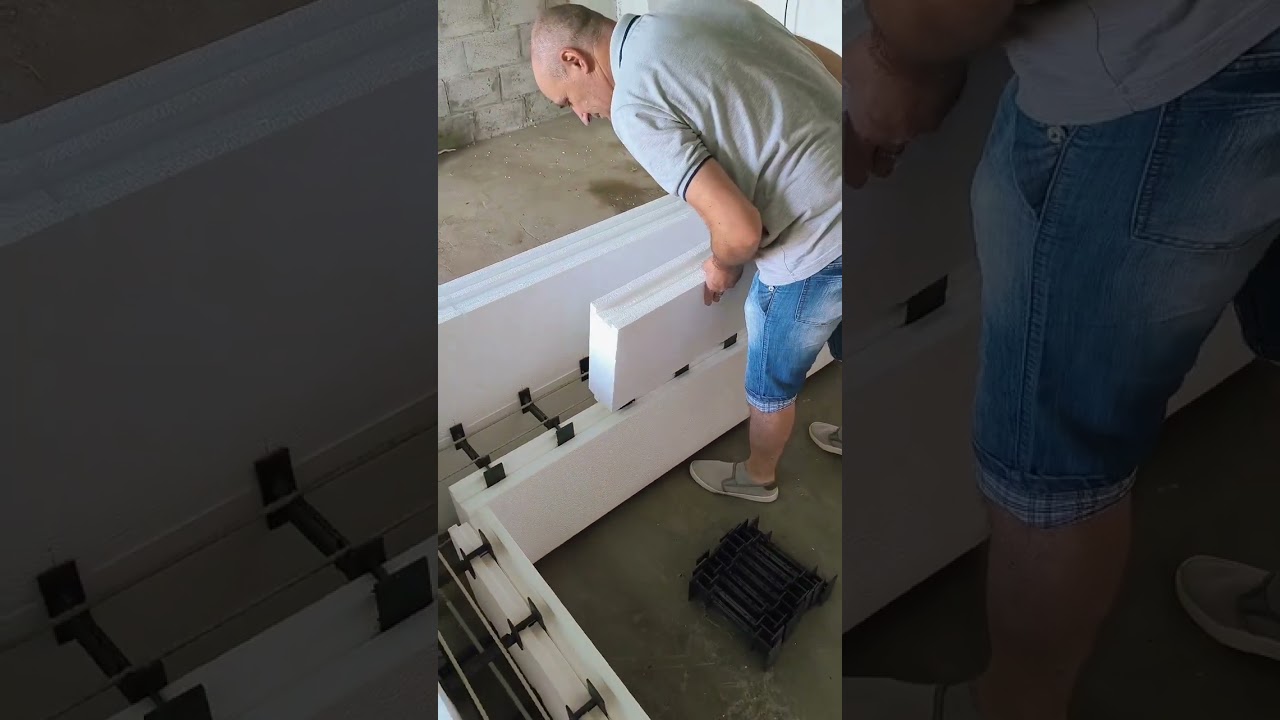 Cofraje din polistiren EPS 100 cu distanţieri reglabile pentru Case Pasive.