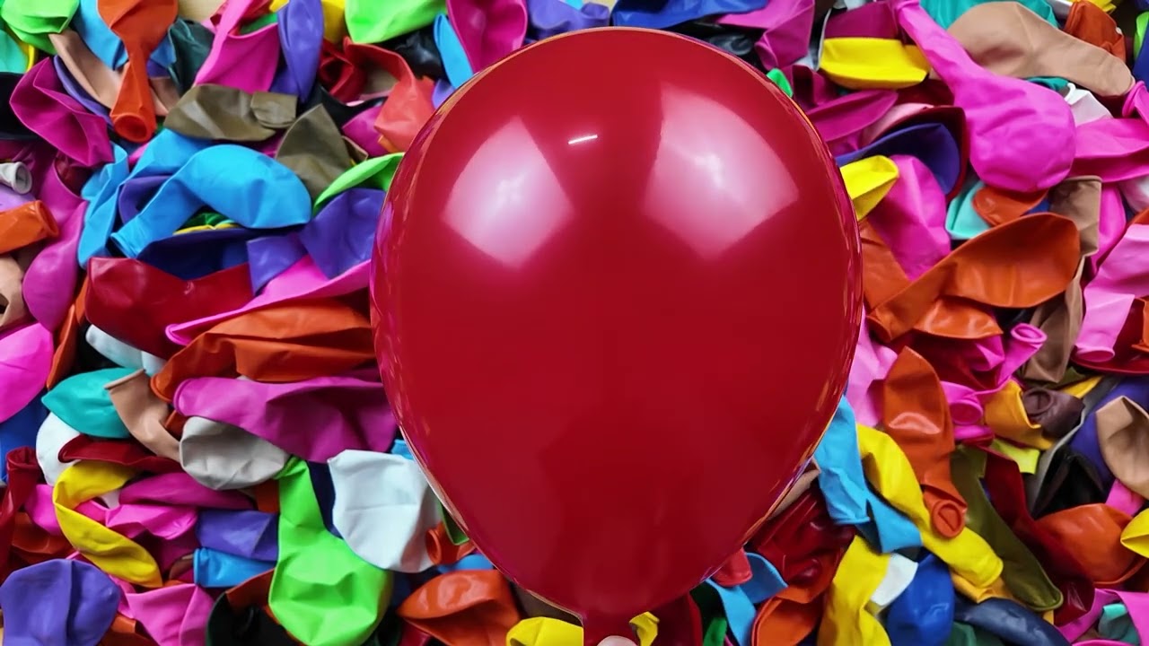 Playing with balloons and Balloon bursting #balloon #satisfying