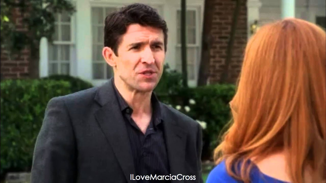 Bree meets Chuck | Desperate Housewives Sneek Peek HD